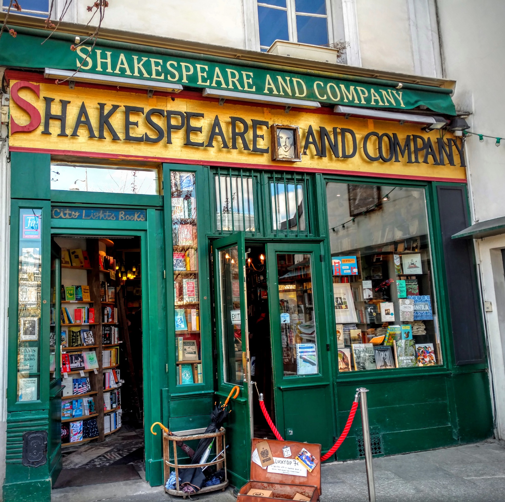 shakespeare-and-company-1701307_1920